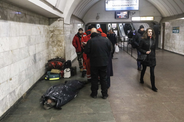 В киевском метро умер человек: стали известны подробности