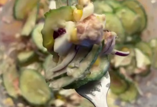 Освіжаючий салат з тунцем, кадр з відео