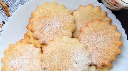 ТОП-3 рецептів печива за 15 хвилин - ніжні кокосові кульки, зі смаком яблука та хрусткі на молоці