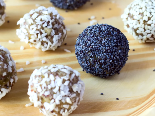 Корисні та смачні цукерки із сухофруктів