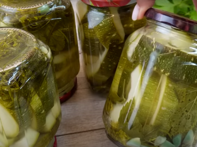 Мариновані кабачки