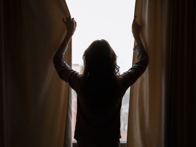 Утро, окно, изображение из свободных источников