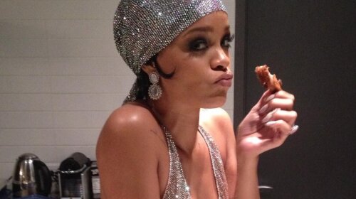 Продадуть душу за шоколадку:топ-5 зірок, які уславилися невиправними ласунами