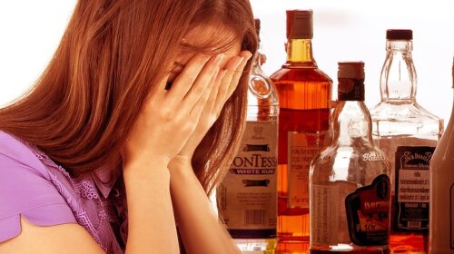 "Становится дьяволом в юбке": нарколог рассказал, возможно ли вылечить женский алкоголизм