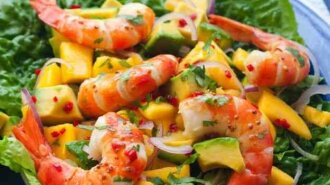 8c0d4024096d350fd842cfc5698b5352—shrimp-mango-salad-prawn-and-avocado-salad