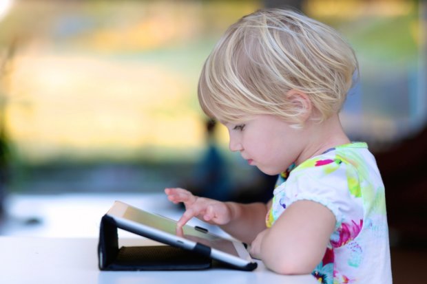 Психиатр: смартфоны, планшеты и другие гаджеты никак не влияют на психику ребенка