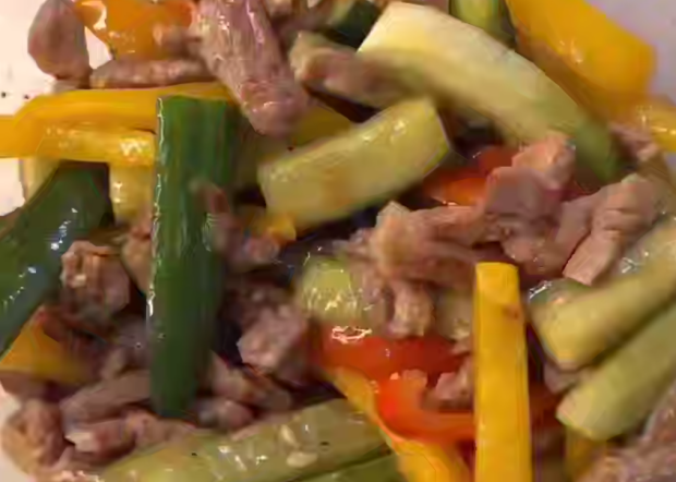 Азіатський салат, кадр з відео