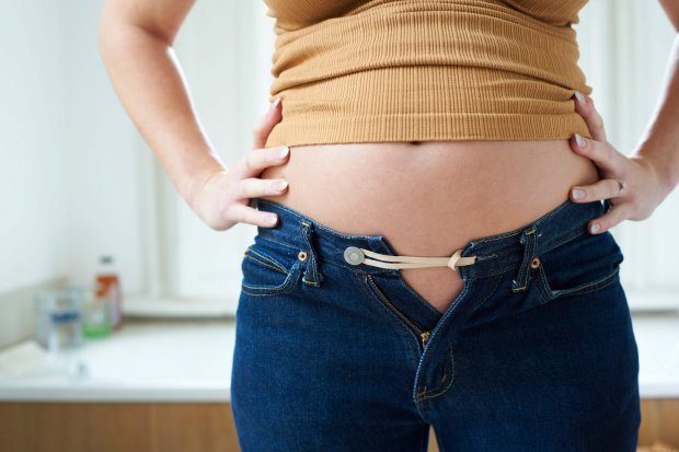 Женщина весом 150 килограмм притворилась беременной и получила на работе декретные деньги