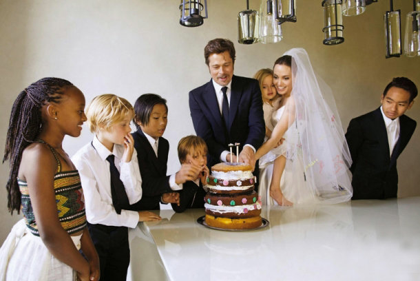 Бред Пітт і Анджеліна Джолі з дітьми