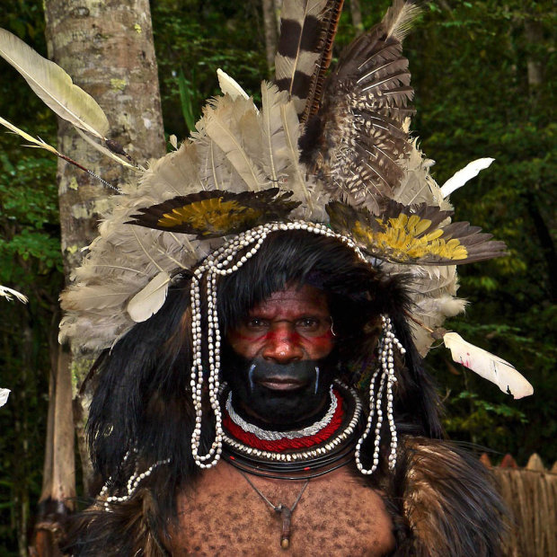 Папуасы практикуют странный ритуал для инициации