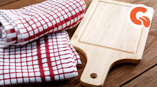 Як відіпрати кухонні рушники від застарілих плям