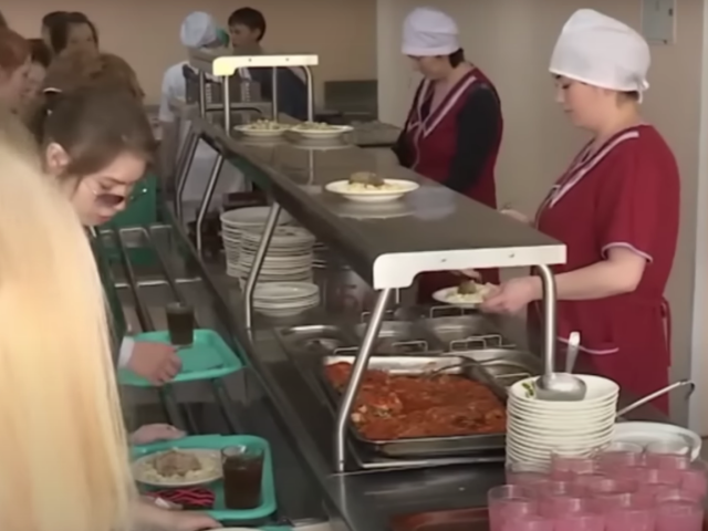 Школа, діти, їдальня