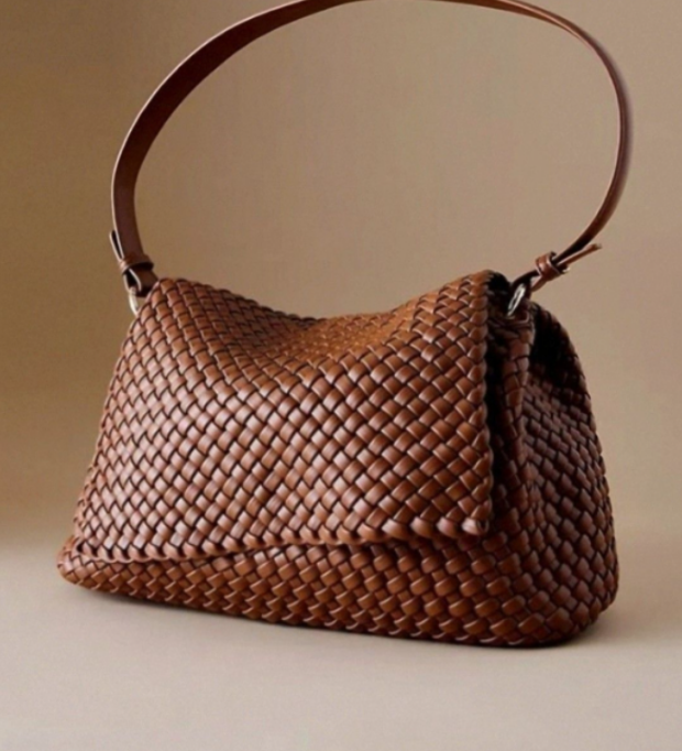 Сумки з переплетеної шкіри