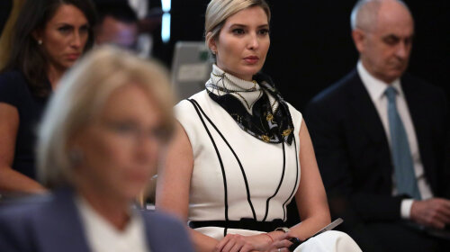 Любимая дочь Дональда Трампа в облегающем платье восхитила идеальными формами: ни единой складки и намека на целлюлит