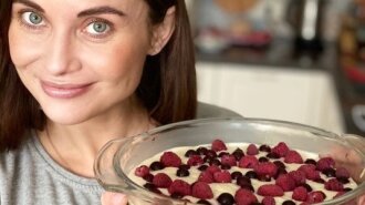 Без выпечки и лишних калорий: рецепт полезного творожного десерта от Анны Пановой