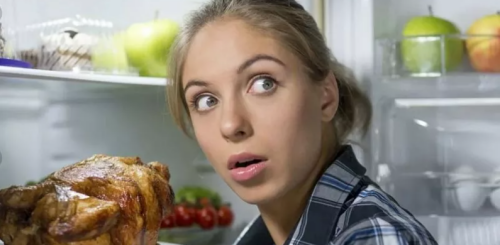 Їж ці продукти на ніч, щоб худнути уві сні: список