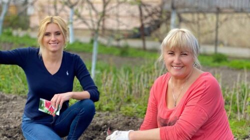 Як дві сестрички-господині: Ірина Федишин показала, чим займається з мамою в перервах між волонтерською діяльністю