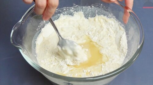 Простий рецепт тіста і 10 варіантів начинки для домашніх коржів