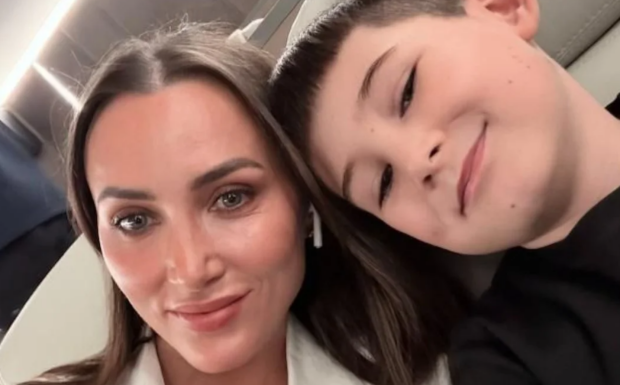 Анна Різатдінова з сином, фото із соціальних мереж