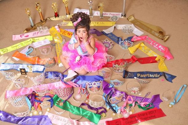 4-річна переможниця конкурсів краси