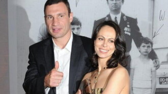 Прикрылась лишь шалью: 49-летняя бывшая жена Кличко показала соблазнительные фото с отдыха