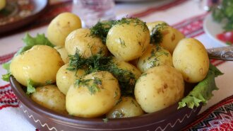Діє гірше отрути: медики розповіли, кому не можна їсти картоплю