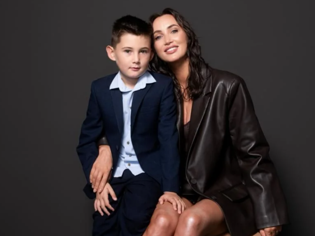 Анна Різатдінова з сином, фото із соціальних мереж