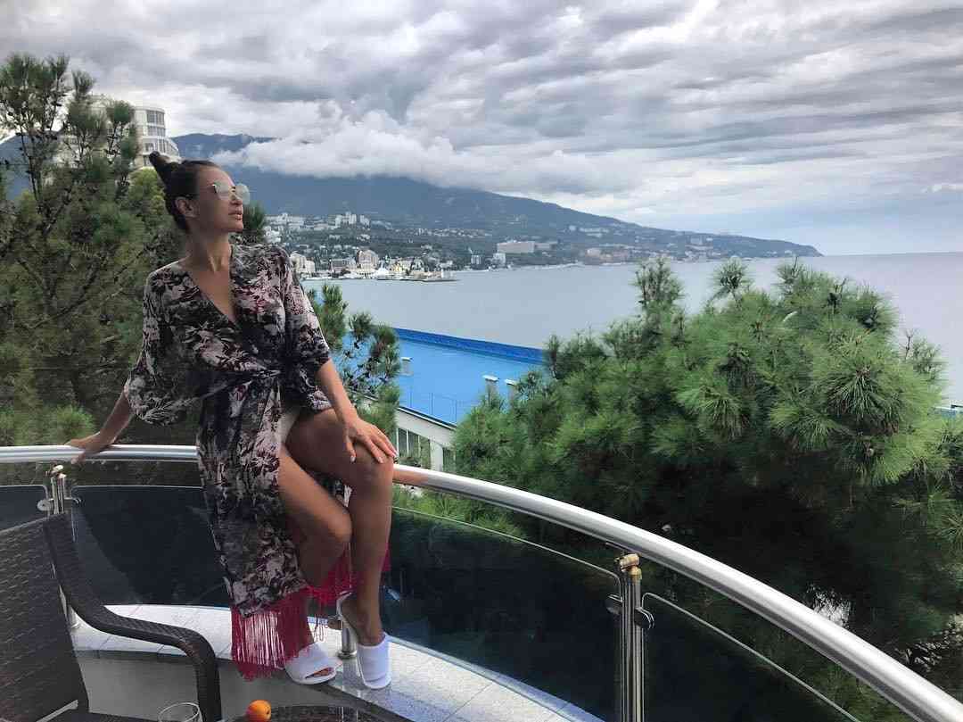 Эвелина Бледанс Фото В Купальнике