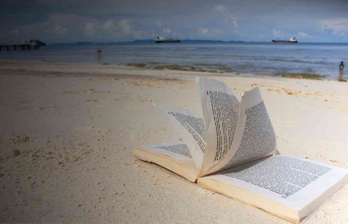 Море книг ком