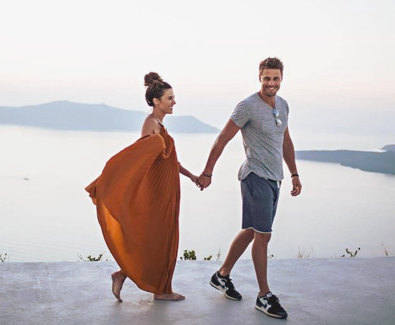 Мужчина Овен, женщина Водолей