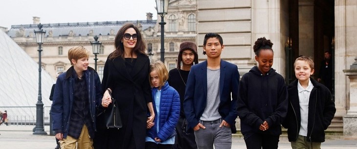 Дети Питта и Джоли поделили родителей с кем будет жить