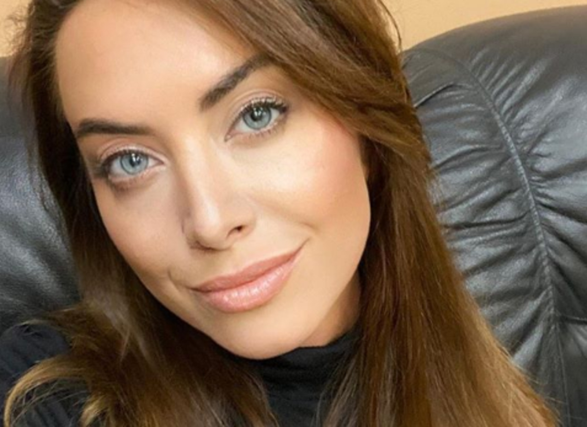 Сестра жанны фриске. Фриске инста. Фриске инста. Селфи девушек без фильтров. Фриске инста.