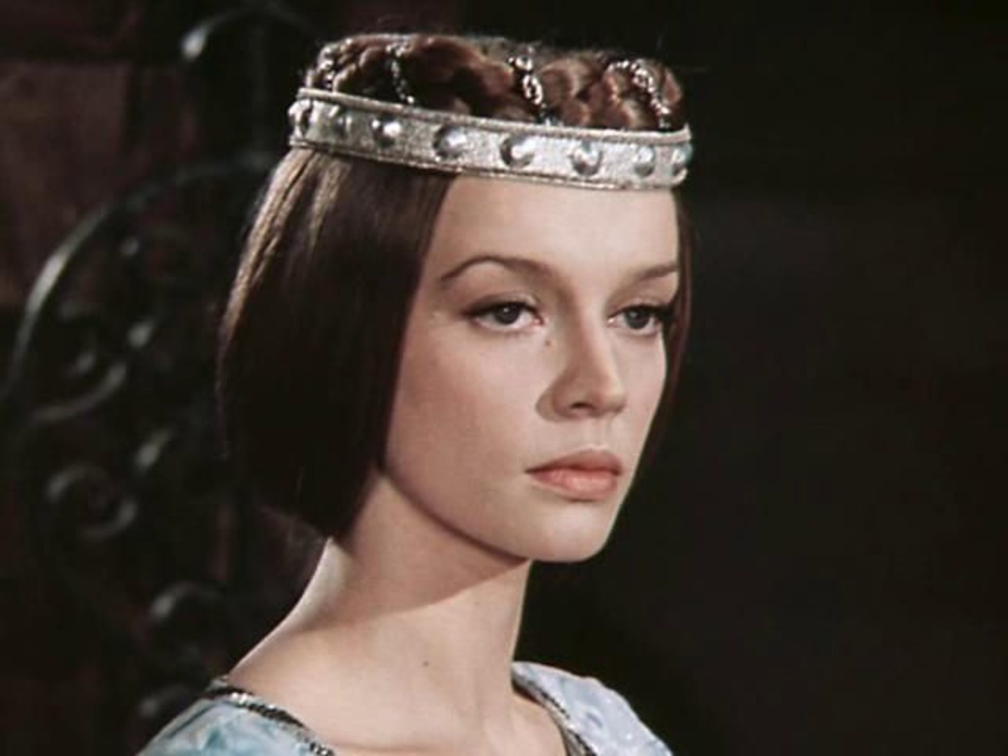 Всегда быть вместе не могут люди исполнитель. Принцесса милисента 31 июня. Всегда быть вместе не могут люди исполнитель. Принцесса мелисента. 31 июня мелисента.