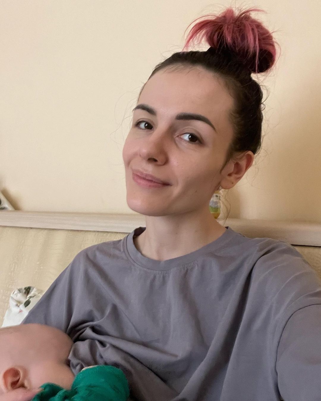 MamaRika показалася з розбитим чолом: що сталося зі співачкою (фото)