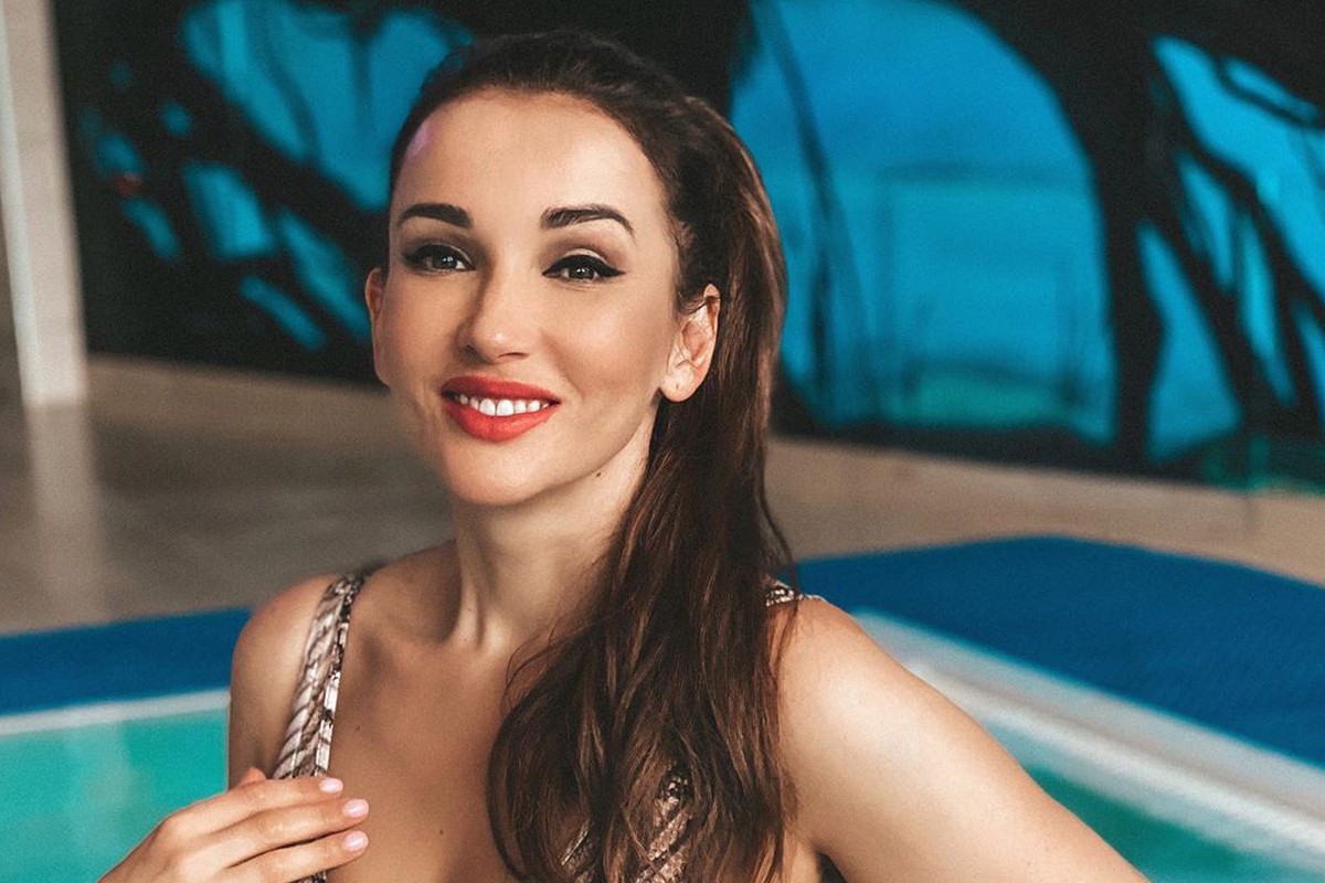 Өте үлкен мүшесі мастурбация порно